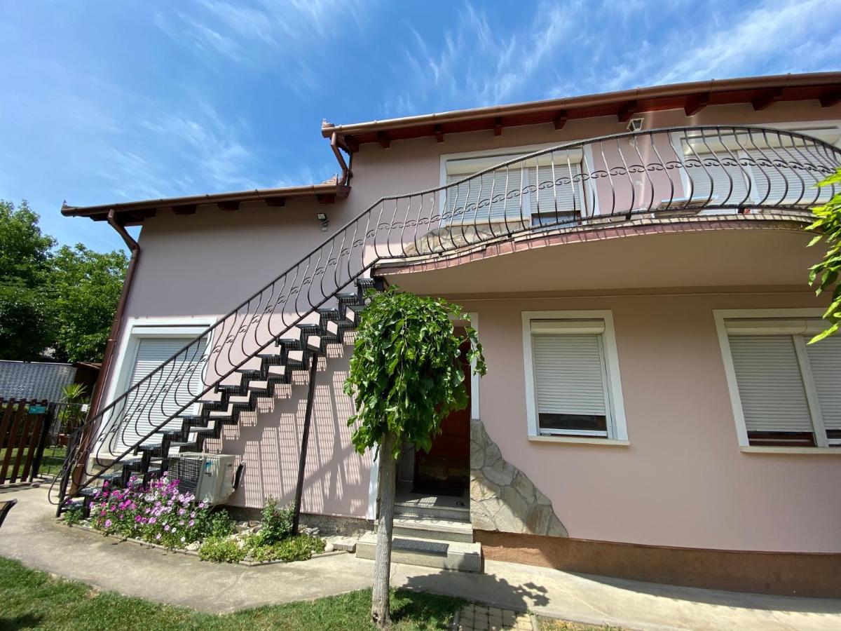 Do-Ti Apartmanhaz Балатонлеле Екстериор снимка