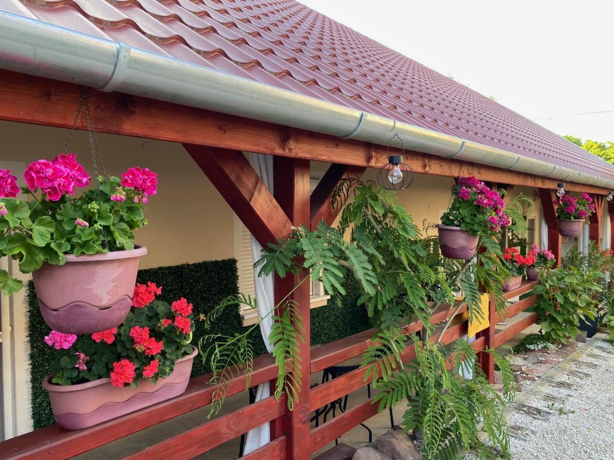 Do-Ti Apartmanhaz Балатонлеле Екстериор снимка