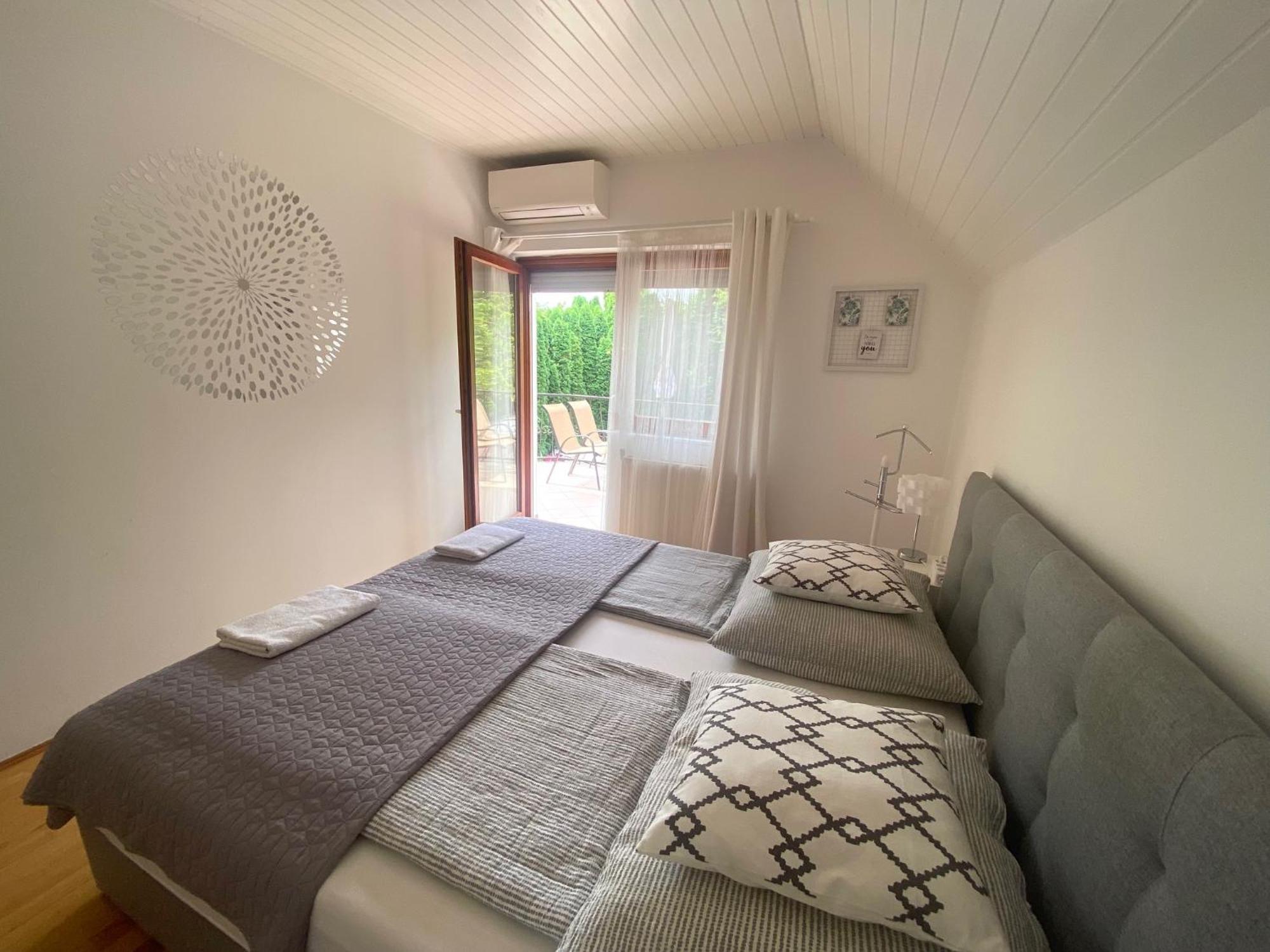 Do-Ti Apartmanhaz Балатонлеле Екстериор снимка
